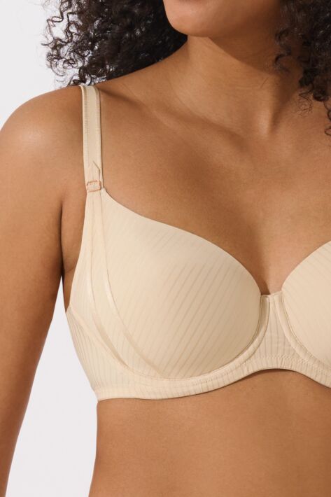 حمالة صدر لورا تي شيرت